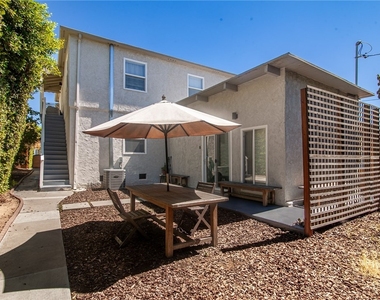 1419 S Curson Avenue - Photo Thumbnail 8