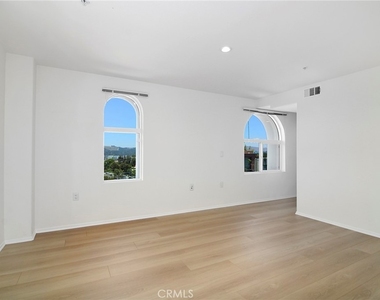 124 W Colorado - Photo Thumbnail 21