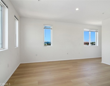 124 W Colorado - Photo Thumbnail 14