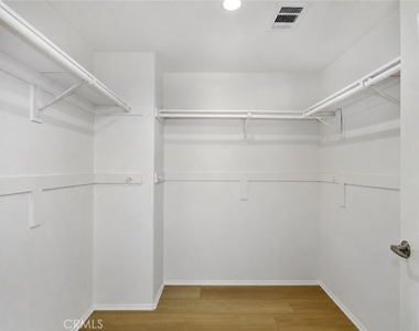 124 W Colorado - Photo Thumbnail 16