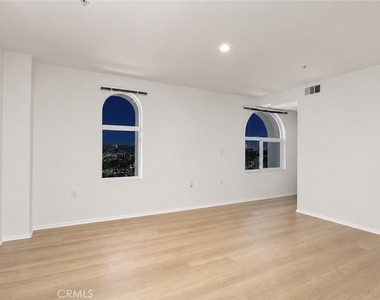 124 W Colorado - Photo Thumbnail 22
