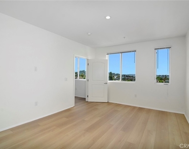 124 W Colorado - Photo Thumbnail 15