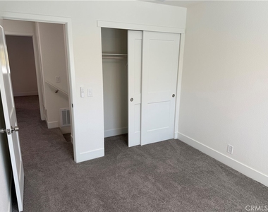 22 Glenshire Lane - Photo Thumbnail 14