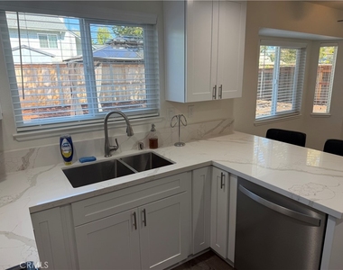 22 Glenshire Lane - Photo Thumbnail 6