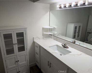 22 Glenshire Lane - Photo Thumbnail 10