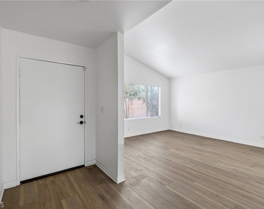 5292 Bransford Drive - Photo Thumbnail 2