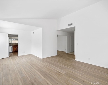 5292 Bransford Drive - Photo Thumbnail 5