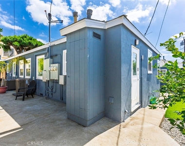529 E Walnut Avenue - Photo Thumbnail 21