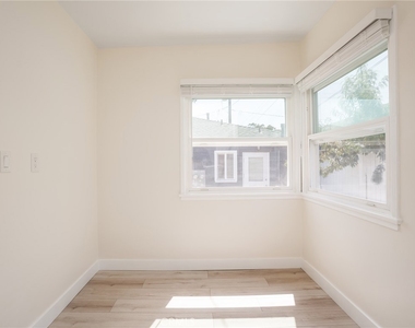 529 E Walnut Avenue - Photo Thumbnail 24