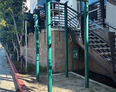 5510 W 149th Place - Photo Thumbnail 27