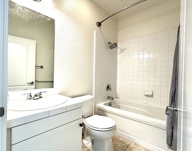 5510 W 149th Place - Photo Thumbnail 15