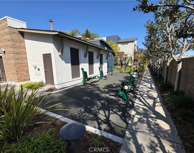 5510 W 149th Place - Photo Thumbnail 22