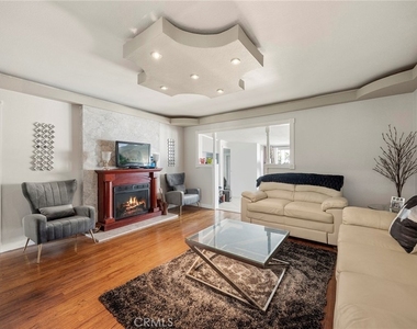 8049 Coral Bell Way - Photo Thumbnail 5