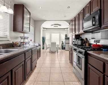 8049 Coral Bell Way - Photo Thumbnail 11