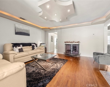 8049 Coral Bell Way - Photo Thumbnail 7