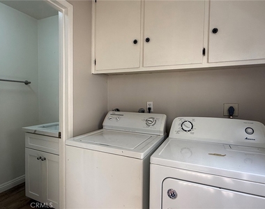1722 Mitchell Avenue - Photo Thumbnail 13