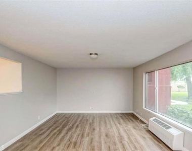 1722 Mitchell Avenue - Photo Thumbnail 3