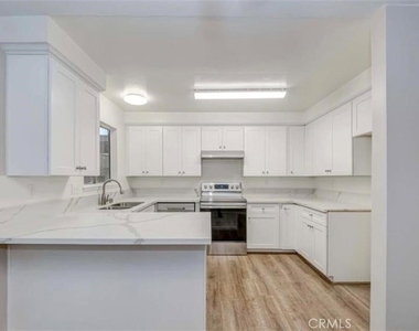 1722 Mitchell Avenue - Photo Thumbnail 6