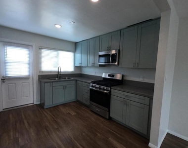 378 Park Way Street - Photo Thumbnail 9