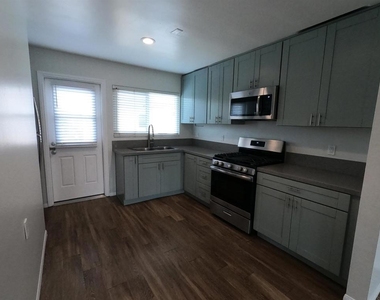 378 Park Way Street - Photo Thumbnail 11