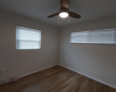 378 Park Way Street - Photo Thumbnail 17