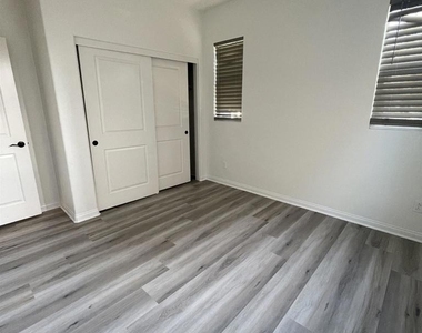1079 Calle Deceo - Photo Thumbnail 3