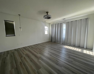 1079 Calle Deceo - Photo Thumbnail 5