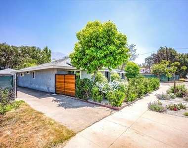 385 E Mendocino Street - Photo Thumbnail 2