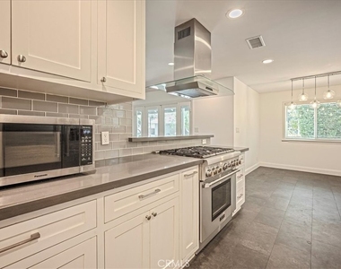 385 E Mendocino Street - Photo Thumbnail 11