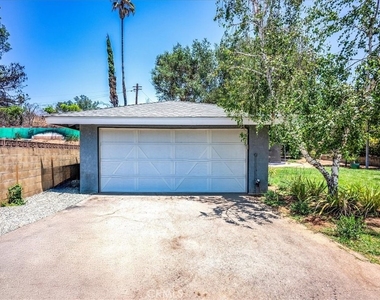 385 E Mendocino Street - Photo Thumbnail 37