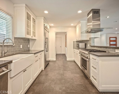 385 E Mendocino Street - Photo Thumbnail 13