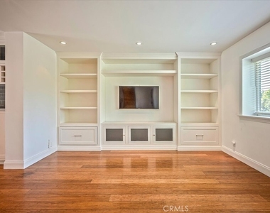 385 E Mendocino Street - Photo Thumbnail 7