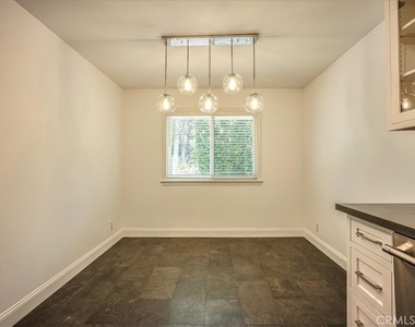 385 E Mendocino Street - Photo Thumbnail 9