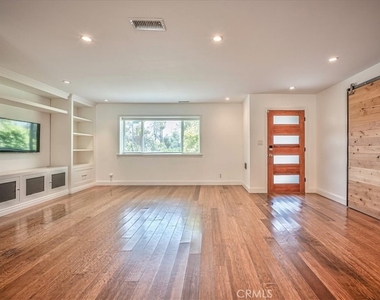 385 E Mendocino Street - Photo Thumbnail 8