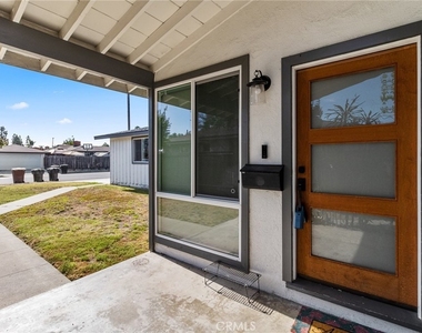 1329 N Maple Street - Photo Thumbnail 1