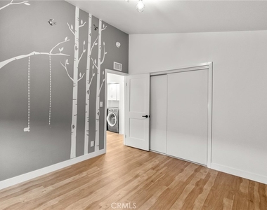 1329 N Maple Street - Photo Thumbnail 16