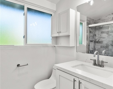 1329 N Maple Street - Photo Thumbnail 17
