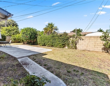 1329 N Maple Street - Photo Thumbnail 24