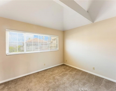 19228 Seabrook Lane - Photo Thumbnail 11