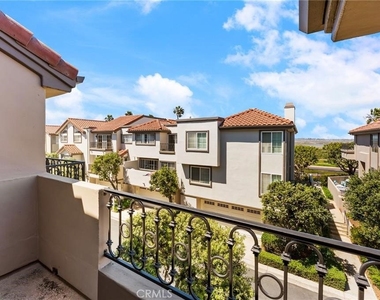 19228 Seabrook Lane - Photo Thumbnail 3