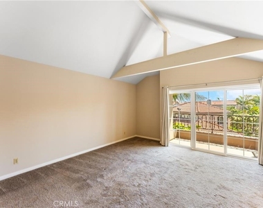 19228 Seabrook Lane - Photo Thumbnail 4