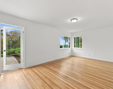 1061 Parrott Drive - Photo Thumbnail 29