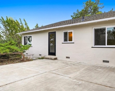 1061 Parrott Drive - Photo Thumbnail 12