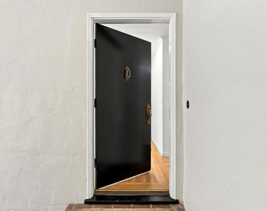 1061 Parrott Drive - Photo Thumbnail 6