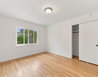 1061 Parrott Drive - Photo Thumbnail 27
