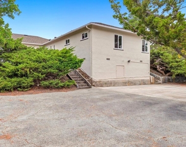 1061 Parrott Drive - Photo Thumbnail 13