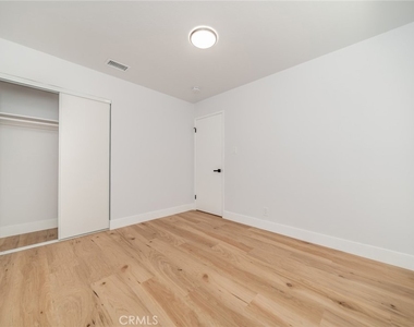 6458 Rhonda Road - Photo Thumbnail 15