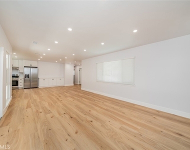 6458 Rhonda Road - Photo Thumbnail 7