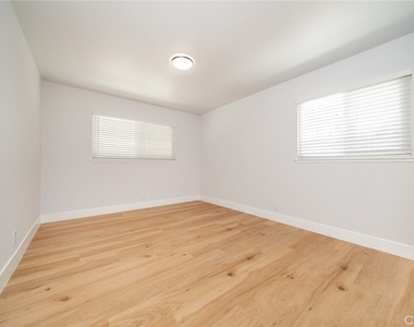 6458 Rhonda Road - Photo Thumbnail 18