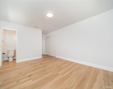 6458 Rhonda Road - Photo Thumbnail 20